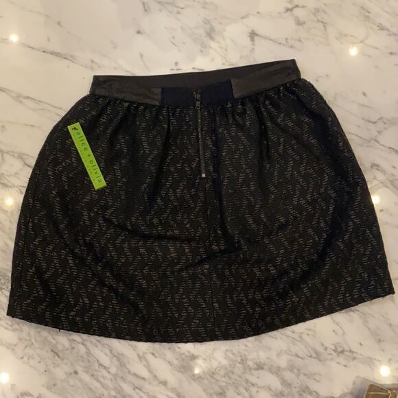 Alice + Olivia Black Mini Skirt - Picture 4 of 8